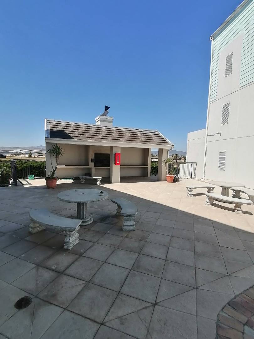 To Let 1 Bedroom Property for Rent in Royal Ascot Western Cape